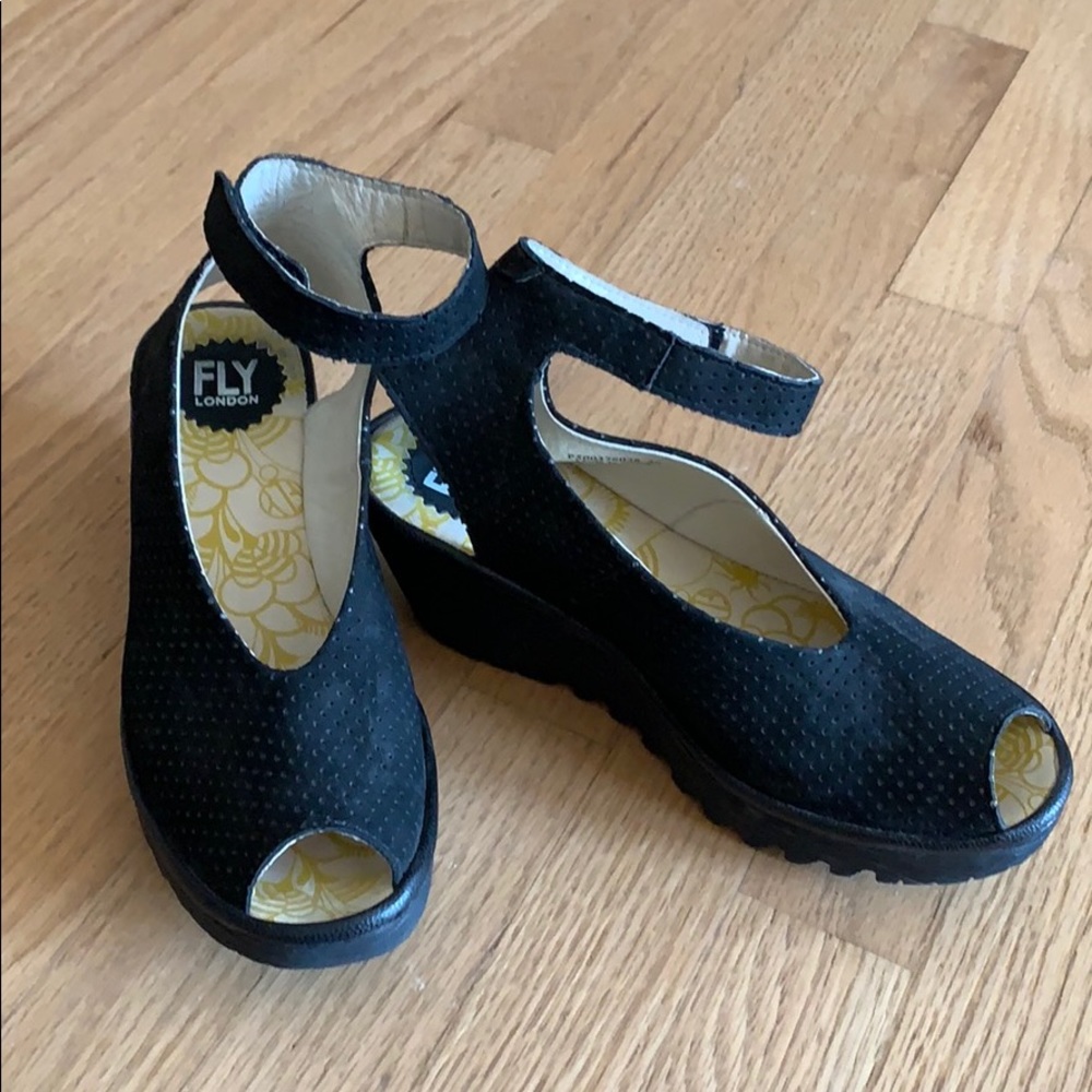 Fly London Yala Perf size 39